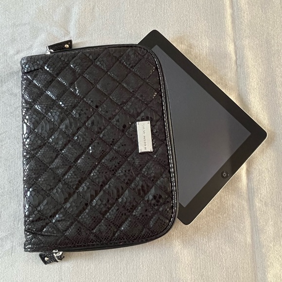 Steve Madden Tablet / iPad Case / Mini Laptop Case - Picture 12 of 12
